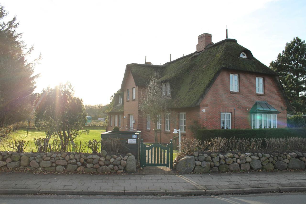 Ferienwohnung Britta Wyk auf Föhr Zimmer foto